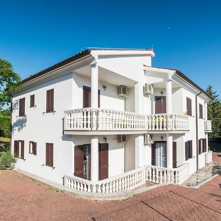 Apartments Vienna Замбратия Экстерьер фото